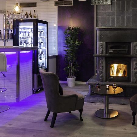 Hotell Restaurang Naemforsen Näsåker Dış mekan fotoğraf